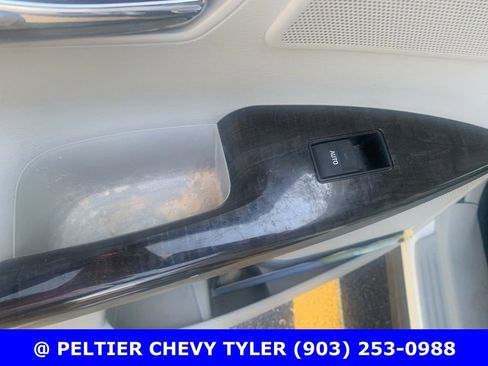 Used 2015 Toyota Venza XLE w/ XLE Premium Package FWD image 12