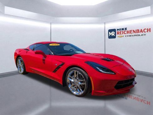 Used 2019 Chevrolet Corvette Stingray Coupe w/ 1LT RWD image 2