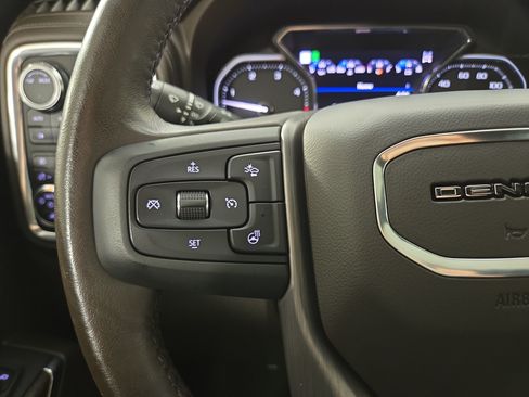 Certified 2022 GMC Sierra 2500 Denali w/ Denali Ultimate Package AWD/4WD image 15