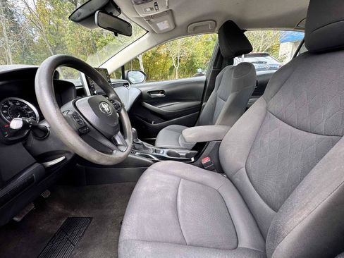 Used 2021 Toyota Corolla LE FWD image 15