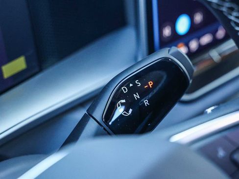 New 2026 Volkswagen Tiguan SE image 33