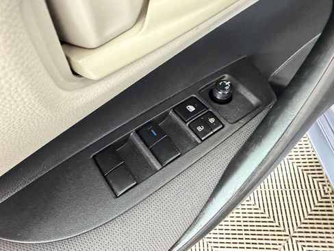 Used 2022 Toyota Corolla LE FWD image 14