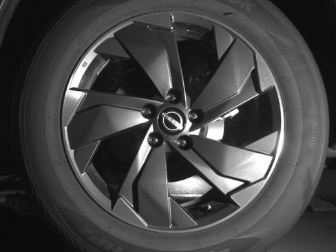 Used 2025 Nissan Rogue SV image 14