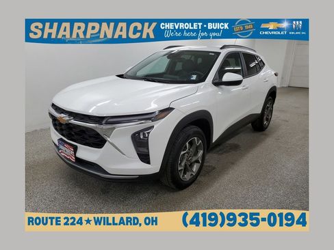Used 2025 Chevrolet Trax LT w/ LT Convenience Package FWD image 1