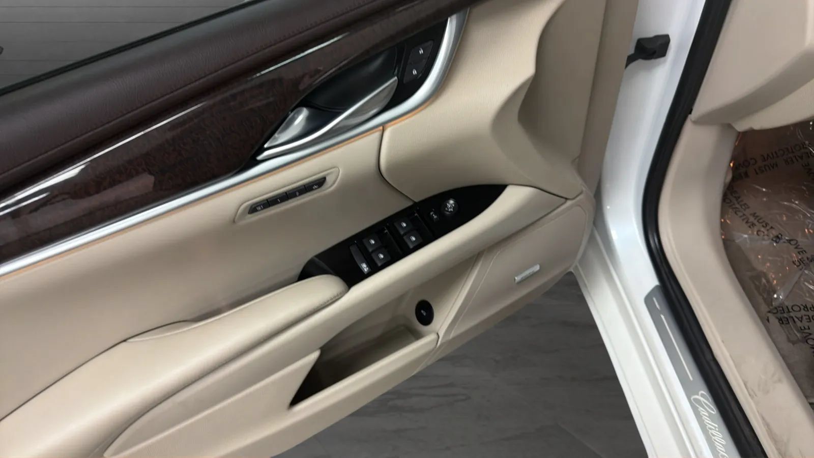 Used 2017 Cadillac XTS Luxury AWD/4WD image 17