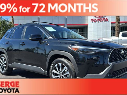 Used 2025 Toyota Corolla Cross XLE image 1