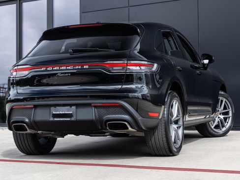 Certified 2026 Porsche Macan AWD/4WD image 11