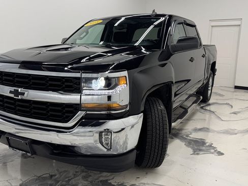 Used 2018 Chevrolet Silverado 1500 LT w/ All Star Edition AWD/4WD image 4