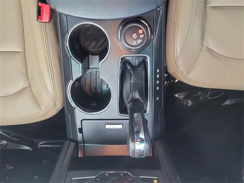 Used 2016 Ford Explorer XLT w/ Equipment Group 202A image 25