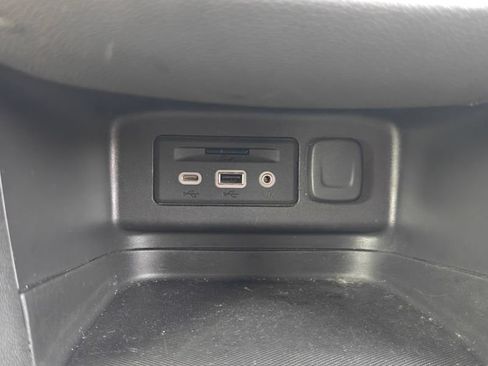 Used 2022 Chevrolet Equinox RS w/ Infotainment Package AWD/4WD image 35