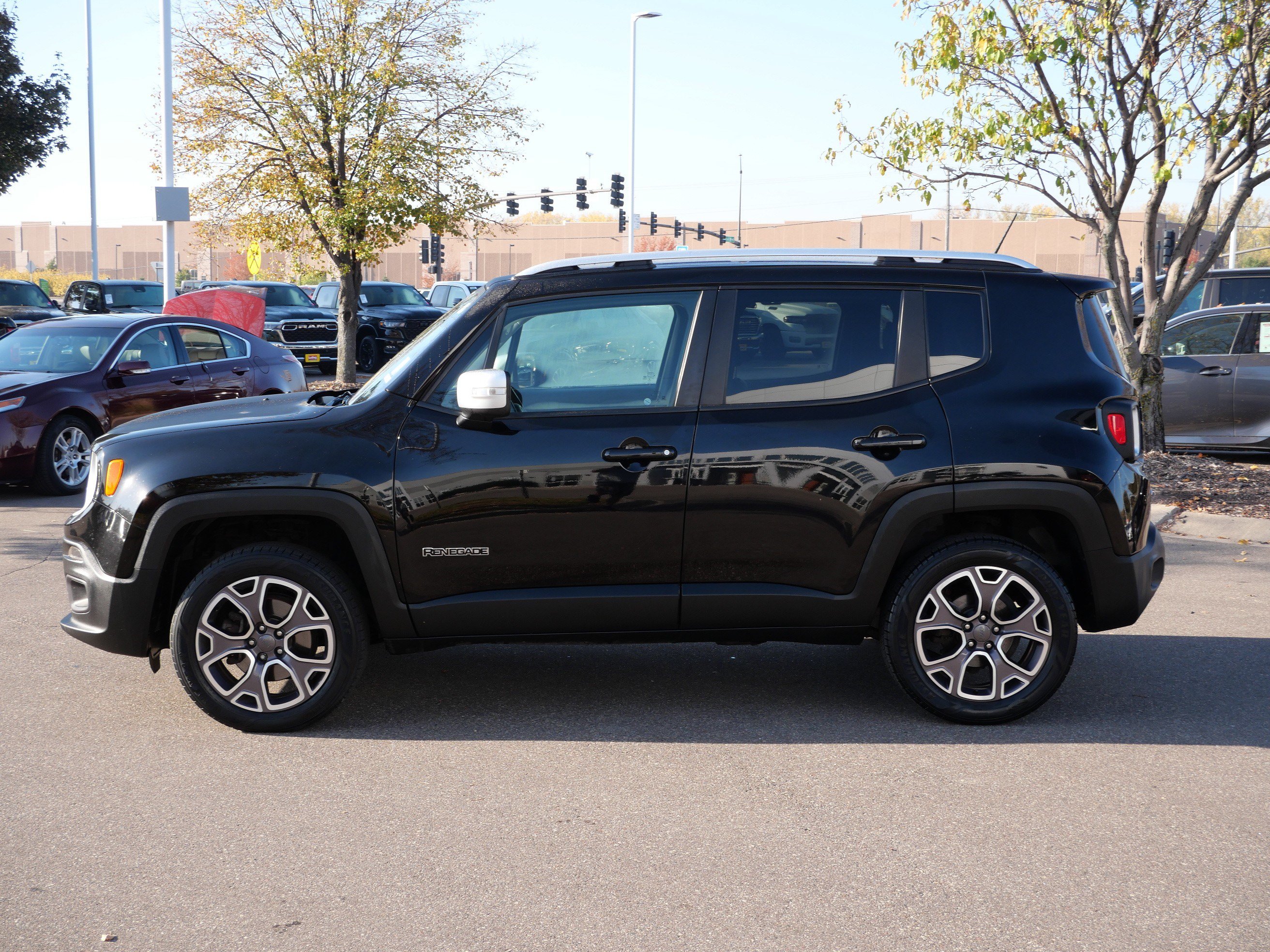 Used 2016 Jeep Renegade Limited AWD/4WD image 2