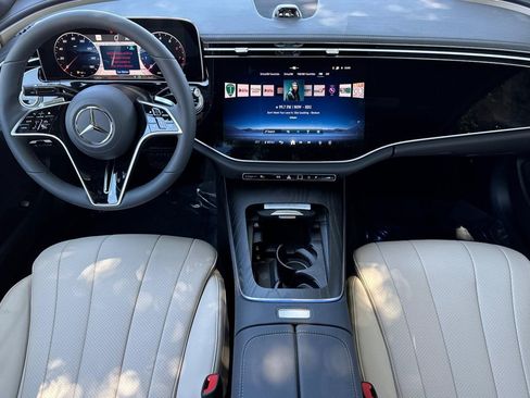 New 2026 Mercedes-Benz E 450 4MATIC Sedan image 27