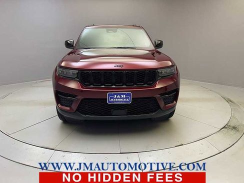 Used 2023 Jeep Grand Cherokee Altitude image 8