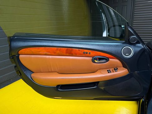 Used 2005 Lexus SC 430 Convertible image 25