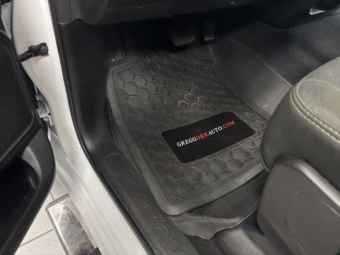 Used 2025 RAM 1500 Classic Warlock AWD/4WD image 15