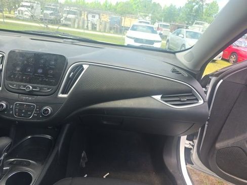 Used 2024 Chevrolet Malibu LT FWD image 35