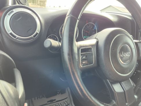 Used 2012 Jeep Wrangler Unlimited Sahara w/ Dual Top Group image 21