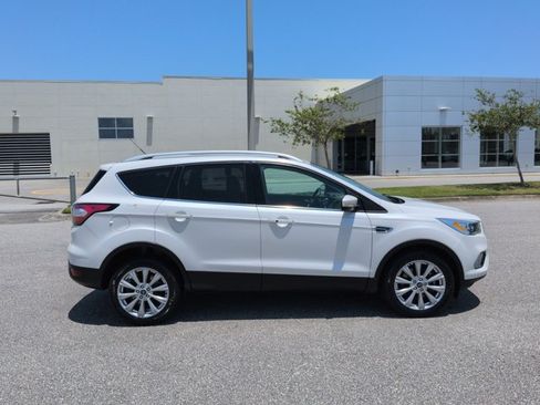 Used 2017 Ford Escape Titanium FWD image 4