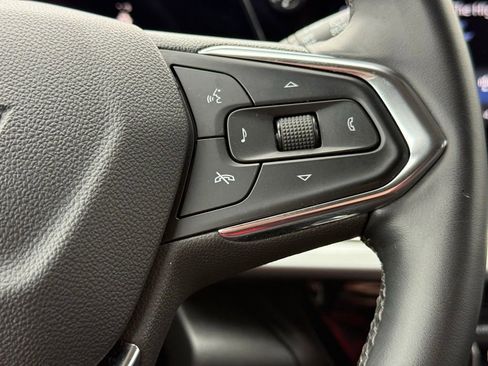 Used 2025 Chevrolet Trax LT w/ LT Convenience Package image 20