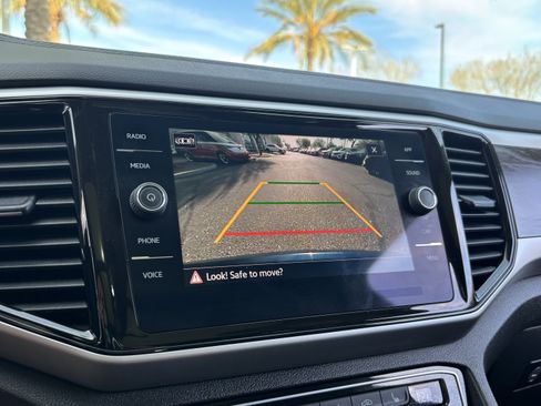 Certified 2022 Volkswagen Atlas SE w/ Panoramic Sunroof Package image 22
