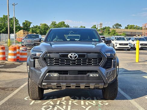 Used 2024 Toyota Tacoma TRD Off-Road AWD/4WD image 2