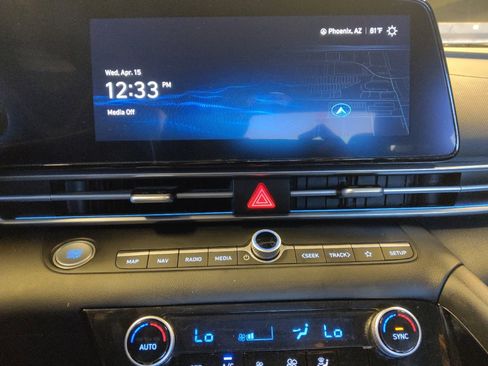 Used 2024 Hyundai Elantra SEL w/ Convenience Package image 25