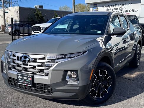 Used 2023 Hyundai Santa Cruz SE AWD/4WD image 3