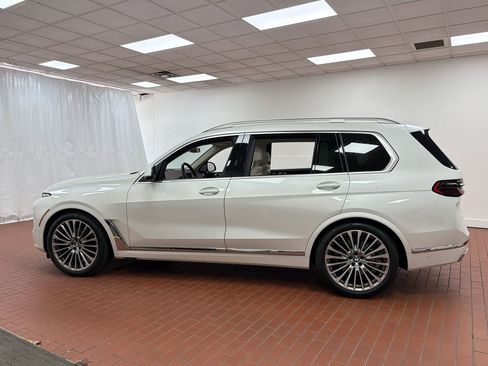 Used 2025 BMW X7 xDrive40i image 2