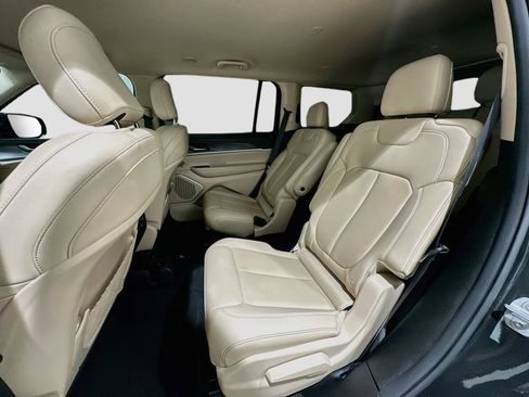 Used 2022 Jeep Grand Cherokee L Limited RWD image 25