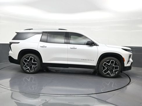 Used 2025 Chevrolet Traverse High Country FWD image 7