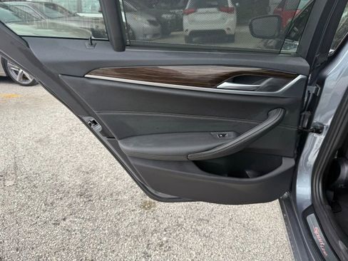 Used 2019 BMW 540i w/ Executive Package image 16