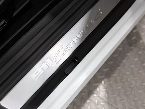 Used 2024 Porsche 911 Carrera image 31