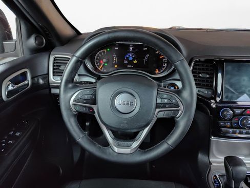 Used 2019 Jeep Grand Cherokee Altitude image 20