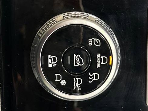 Used 2024 Mitsubishi Outlander SE image 49