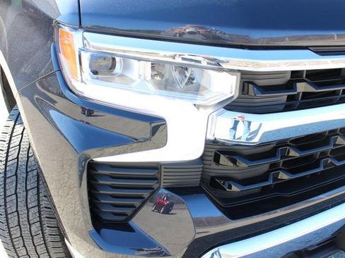 Used 2024 Chevrolet Silverado 1500 LT image 4