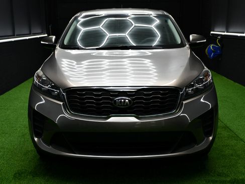 Used 2019 Kia Sorento LX image 8