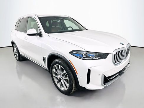 New 2026 BMW X5 sDrive40i image 3