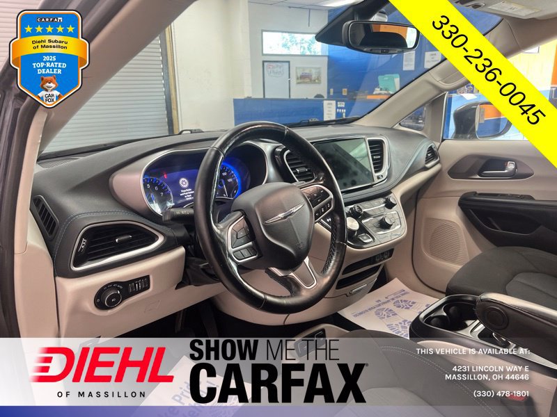 Used 2021 Chrysler Pacifica Touring w/ Cold Weather Group FWD image 22