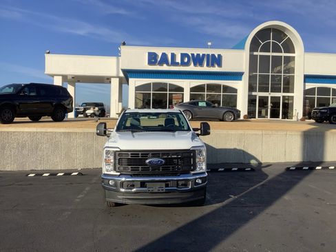 New 2026 Ford F250 XL w/ XL Chrome Package image 3