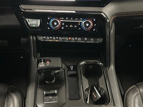 Used 2024 GMC Sierra 1500 AT4 w/ Technology Package AWD/4WD image 21