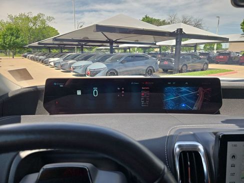 Used 2025 Ford Expedition Platinum AWD/4WD image 18