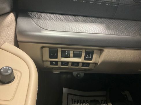 Used 2018 Subaru Outback 2.5i Premium AWD/4WD image 16