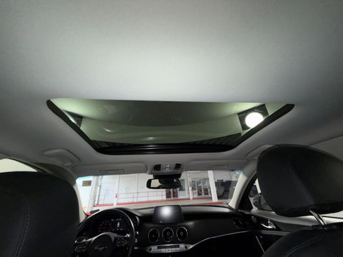 Used 2019 Kia Stinger Premium image 24