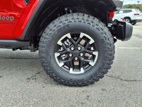 New 2025 Jeep Gladiator Rubicon w/ Convenience Group image 11