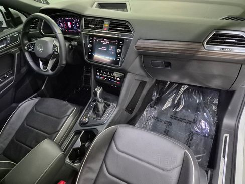 Used 2022 Volkswagen Tiguan SEL R-Line AWD/4WD image 19
