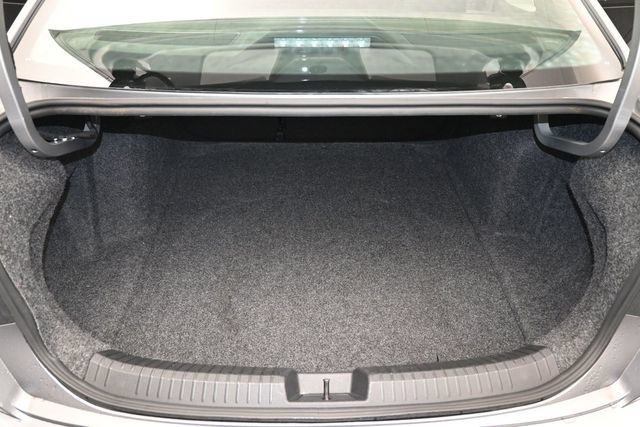 Used 2024 Volkswagen Jetta SE FWD image 19