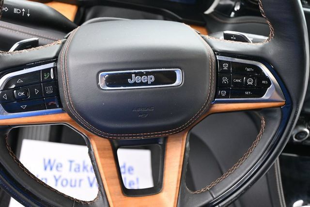 Used 2025 Jeep Grand Cherokee Summit AWD/4WD image 15