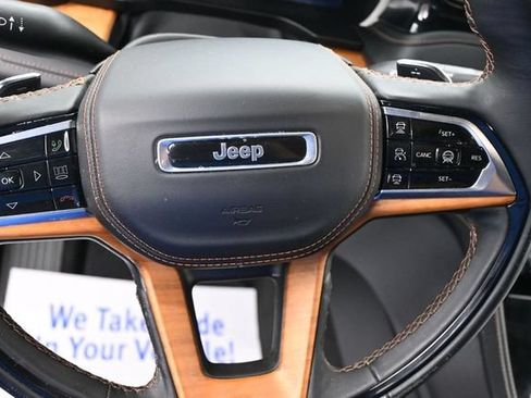 Used 2025 Jeep Grand Cherokee Summit AWD/4WD image 15