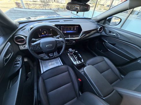 Used 2024 Chevrolet Trax RS w/ Sunroof Package image 19