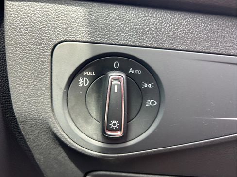 Used 2019 Volkswagen Tiguan SEL R-Line FWD image 25